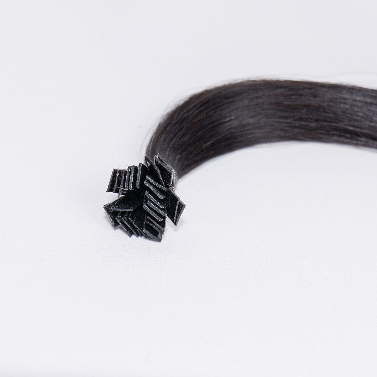 Extensions à la kératine - Couleur #1B (Châtain foncé Majirel 3)