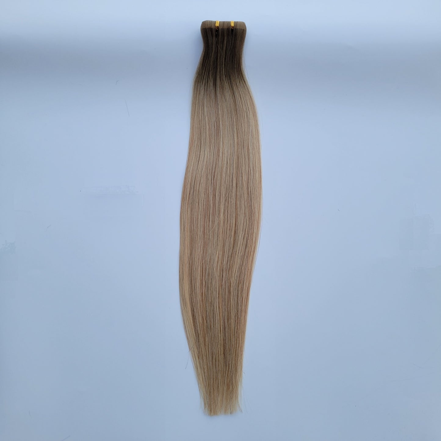 Extensions adhésives "Long Tape Weft" - Couleur #DA (#DELIA : Majirel 7 + Ombré méché beige doré)