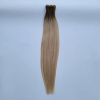 Extensions adhésives "Long Tape Weft" - Couleur #DA (#DELIA : Majirel 7 + Ombré méché beige doré)