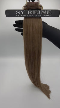 Ponytails (Queue de cheval) - Majirel 8.03 - Blond clair  naturel doré #06